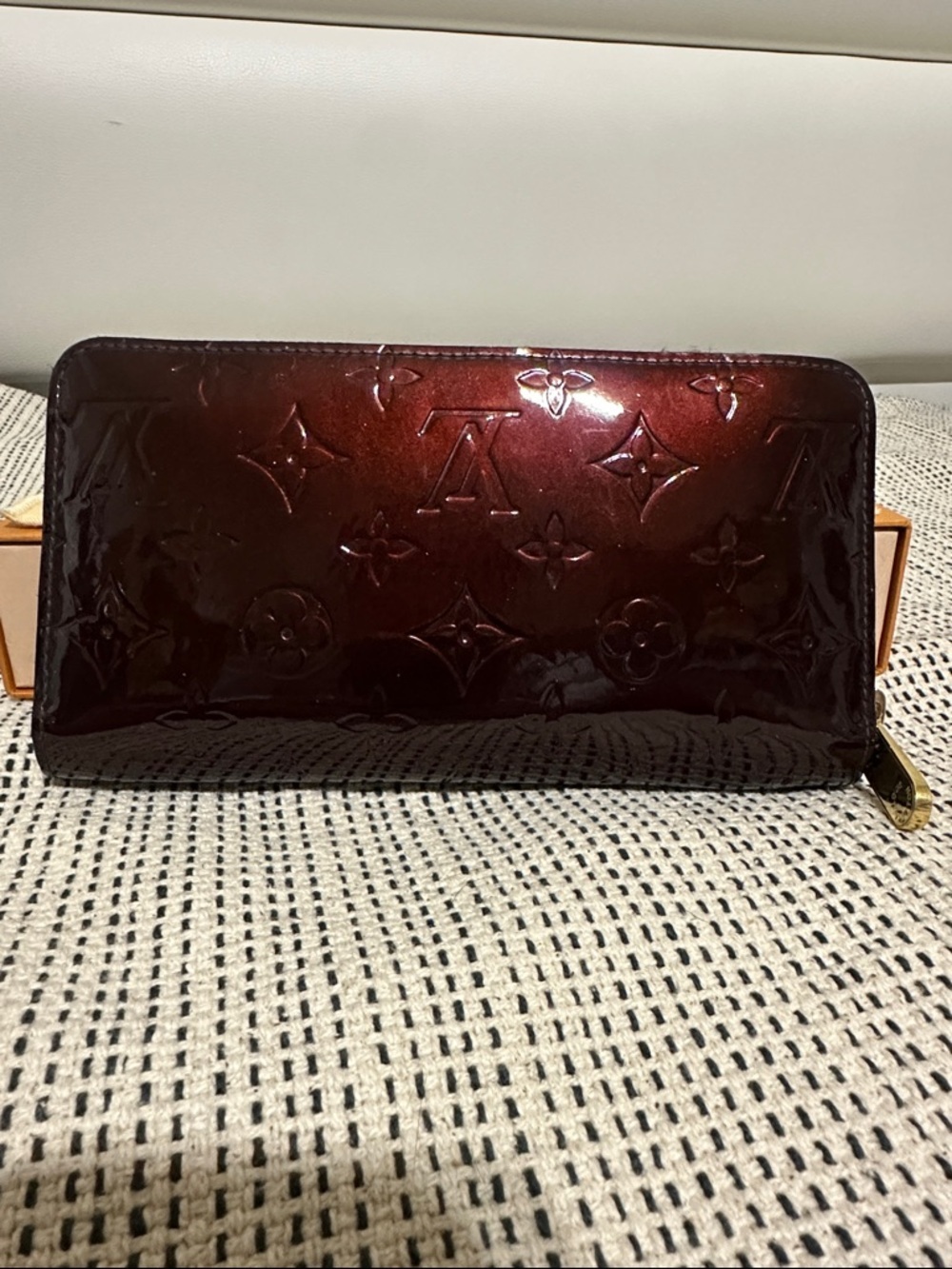 Louis Vuitton Vernis Amarante Zip Wallet - Picture 2 of 13